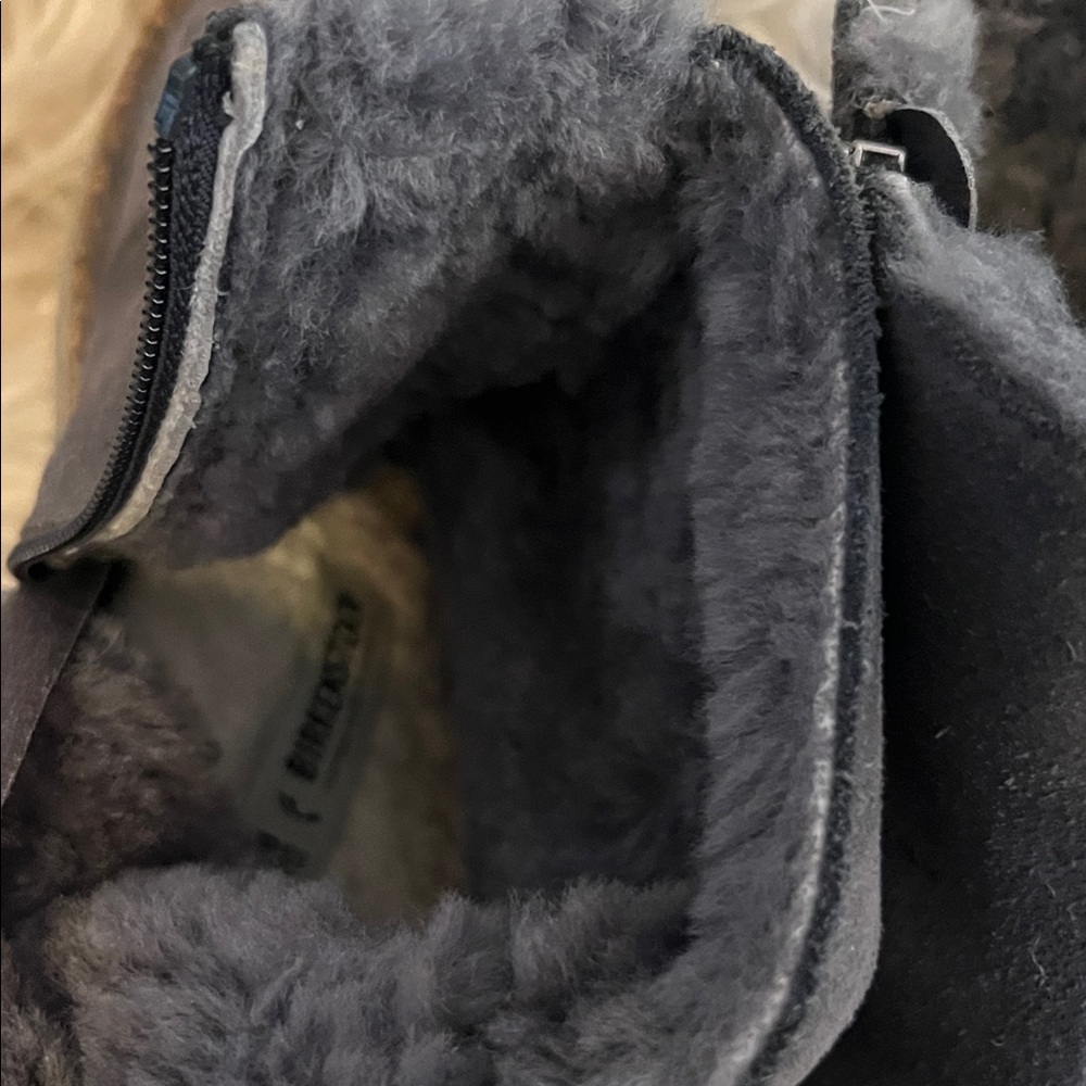 Cozy Gray Winter Boots - Picture 4 of 9